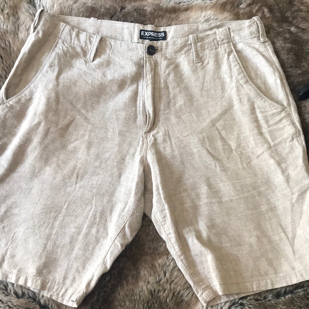 Express 👊🏼Men’s linen/Cotten blend shorts